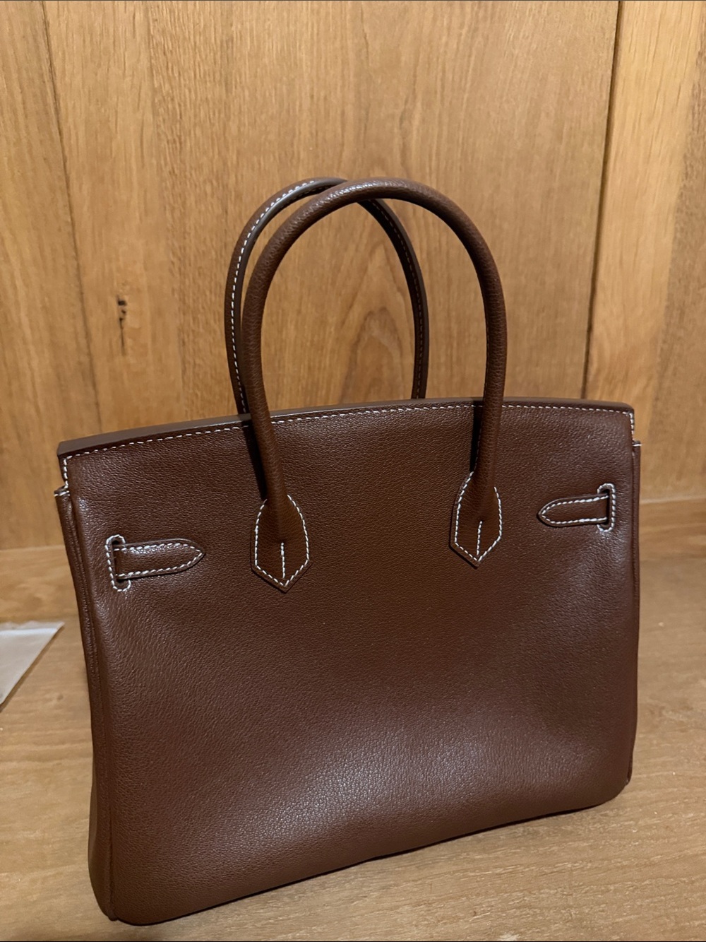 Barenia leather with contrast white stitching - Picture 3 of 17